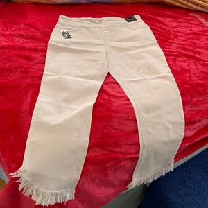 Ethyl crop pants with bottom fringe